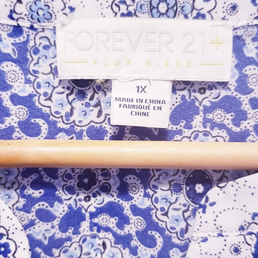Forever 21+ plus sizes blouse - size 1X - Picture 5 of 10